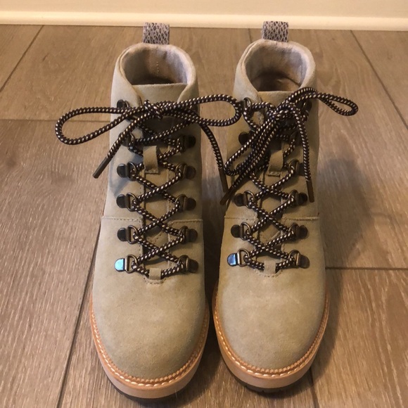 Toms Melrose Wedge Bootie. Taupe/Stone. Size 6. - Picture 10 of 13